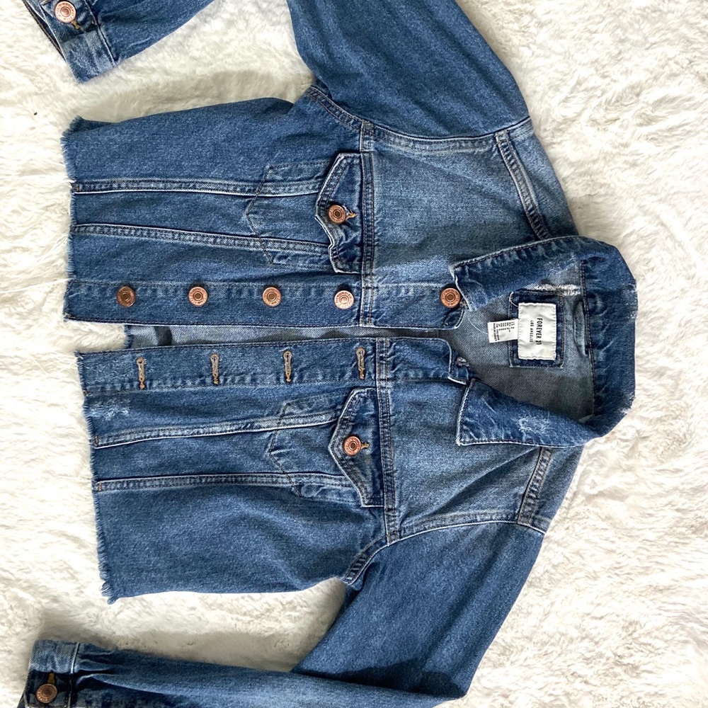 Cropped Distressed Jean jacket